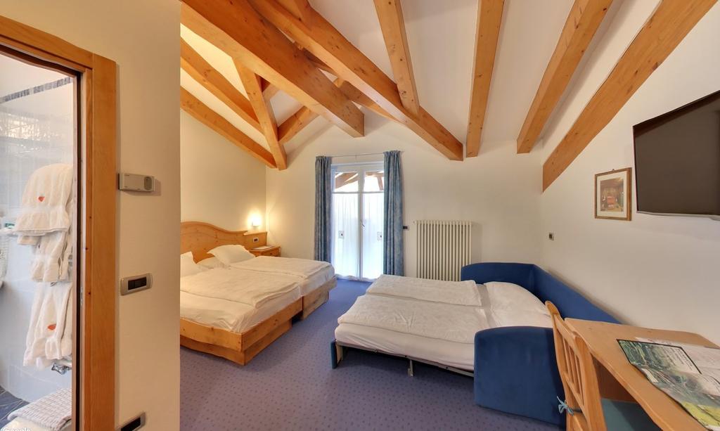 Hotel Garni Sottobosco Dimaro Exterior foto